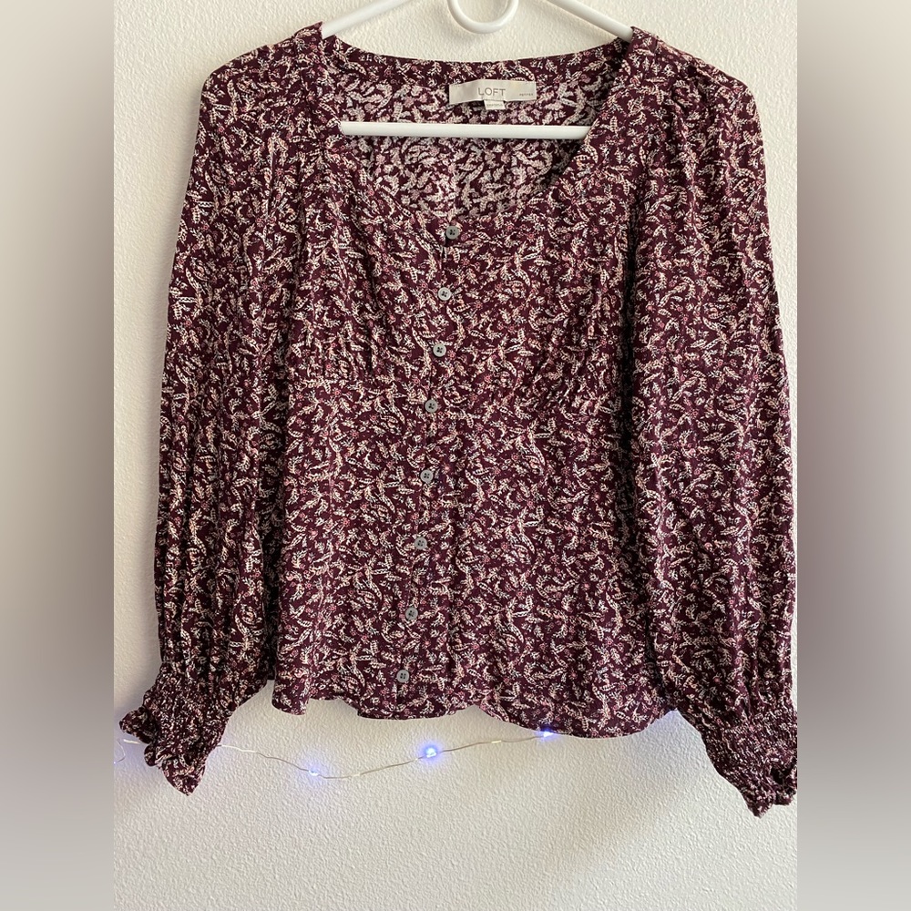 Light weight floral blouse - very well maintained